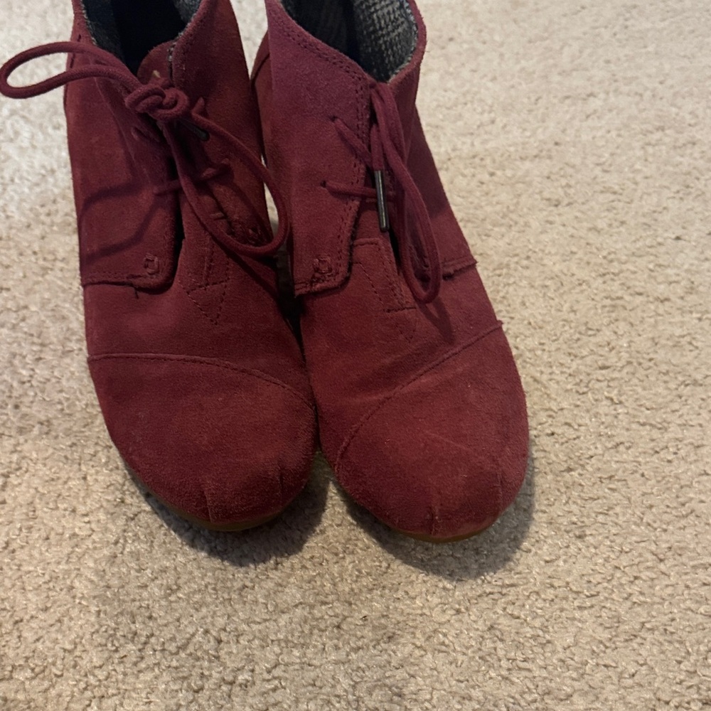Toms Women's Red Lace-Up Ankle Boots